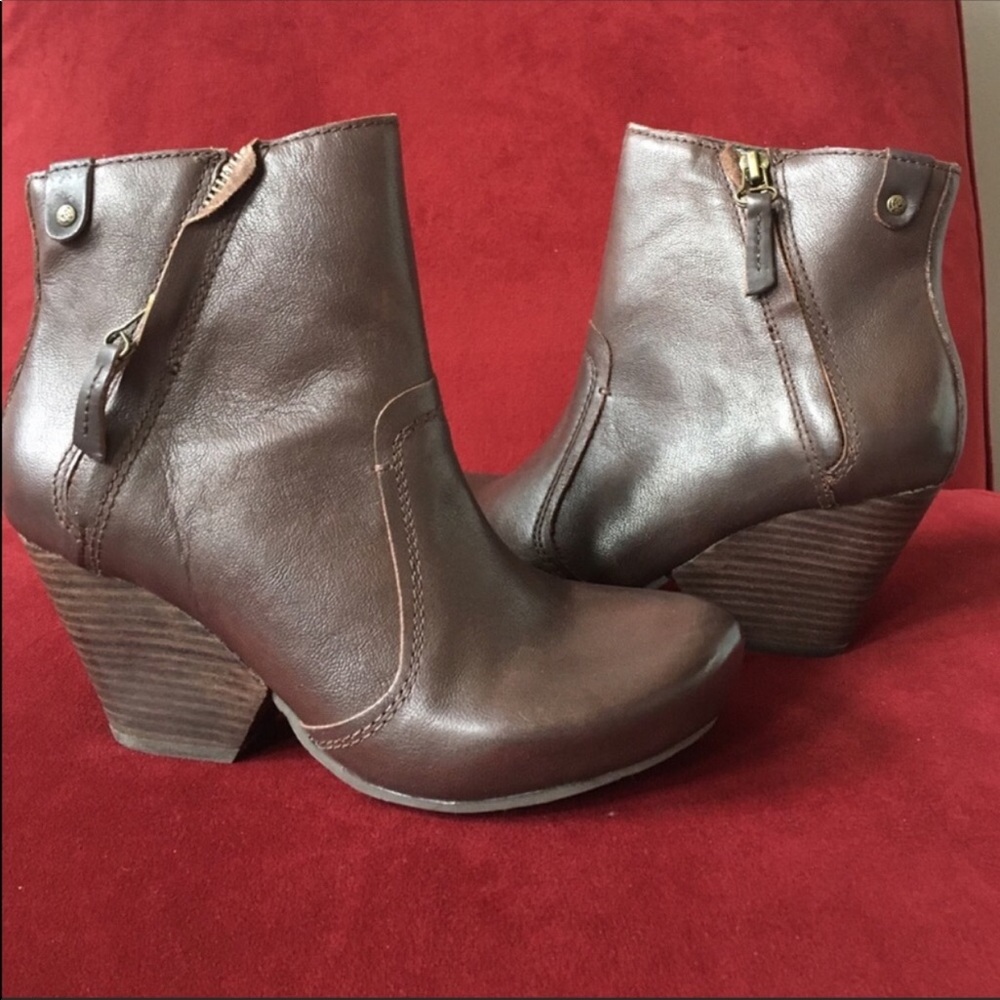 Otbt booties. Excellent like new